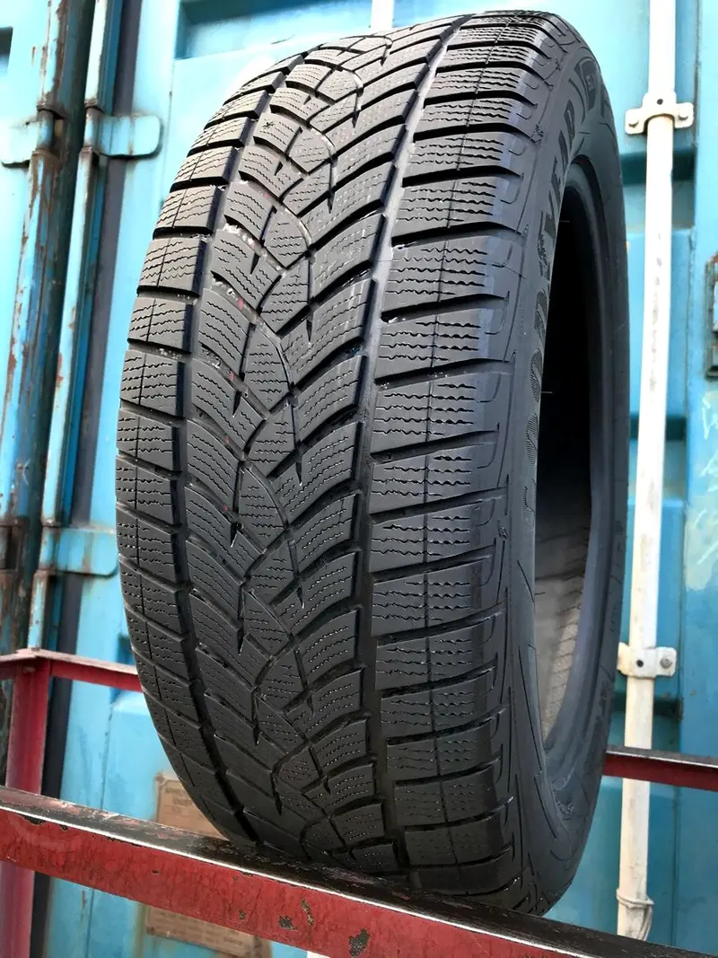 Б/у шина 235/55 R18 Goodyear Ultra Grip Perfomance GEN-1