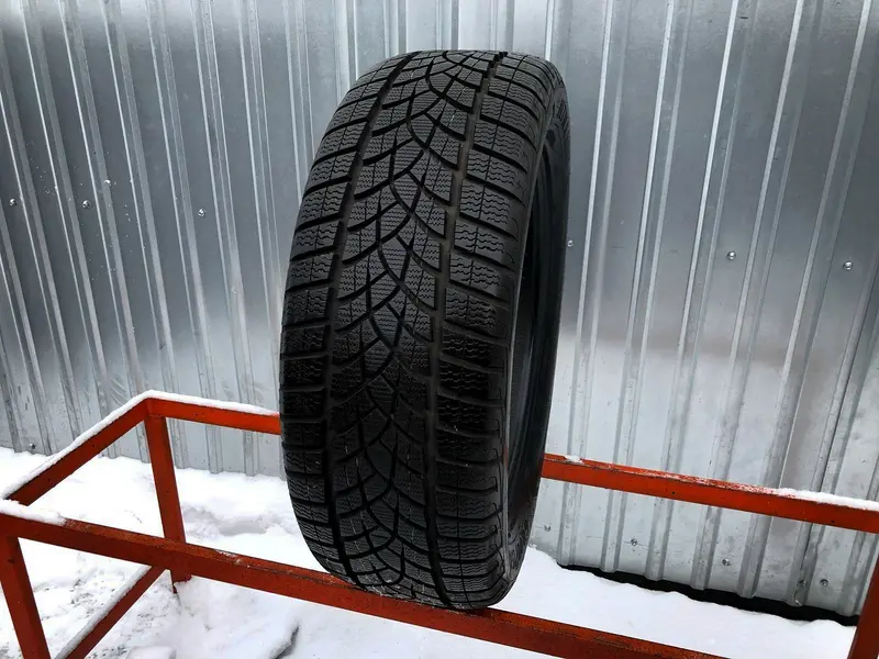 Б/у шина 235/55 R18 Goodyear Ultra Grip Perfomance GEN-1 SUV