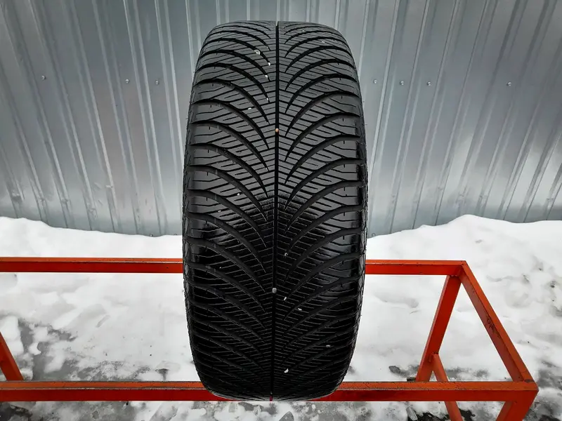 Б/у шина 235/55 R18 Goodyear Vector 4Seasons Gen-2, фото 1