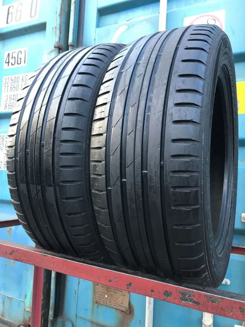 Пара б/у шин 235/55 R18 Nokian Z SUV