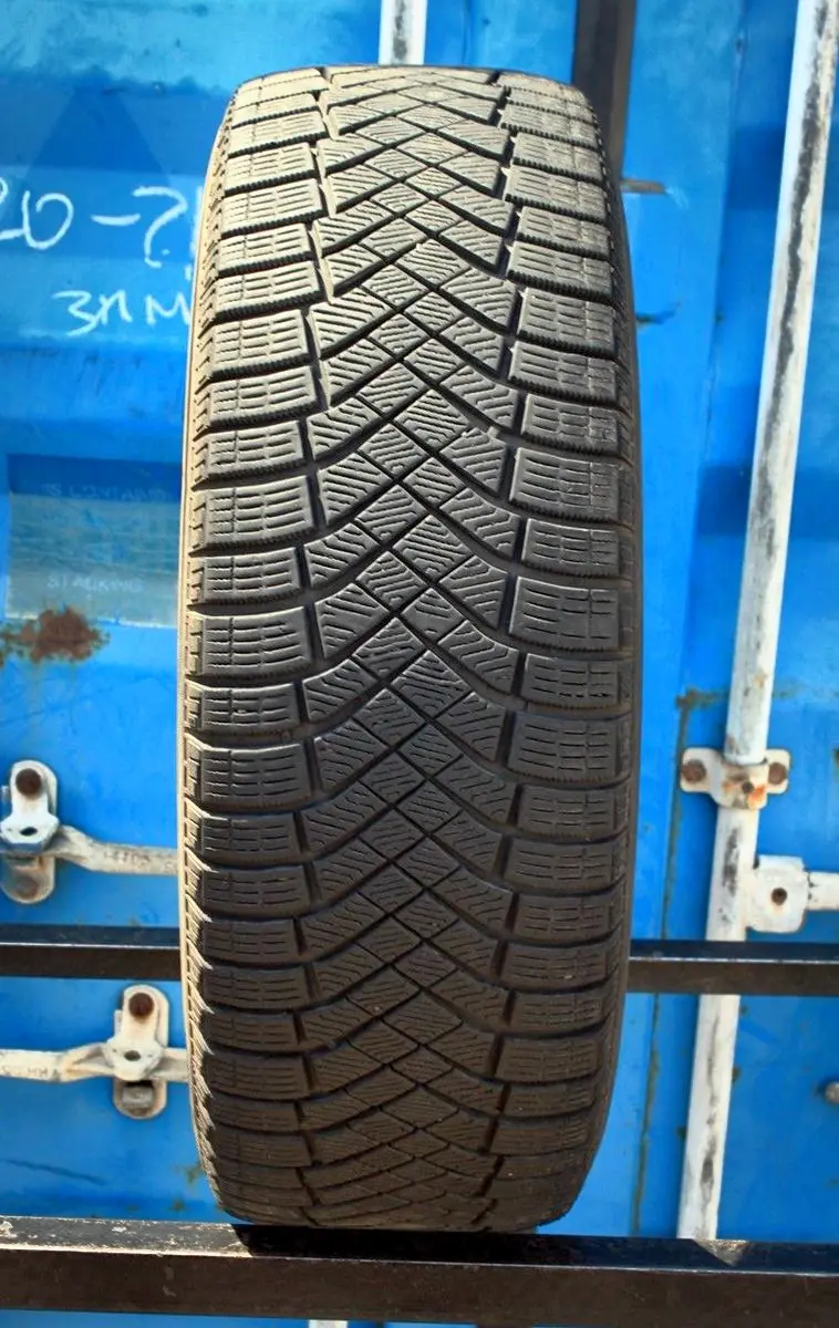 Б/у шина 235/55 R18 Pirelli Ice Zero FR