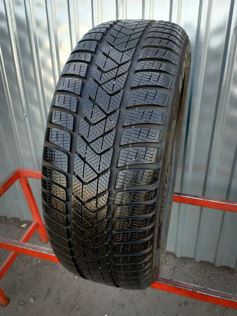 Б/у шина 235/55 R18 Pirelli Winter Sottozero 3