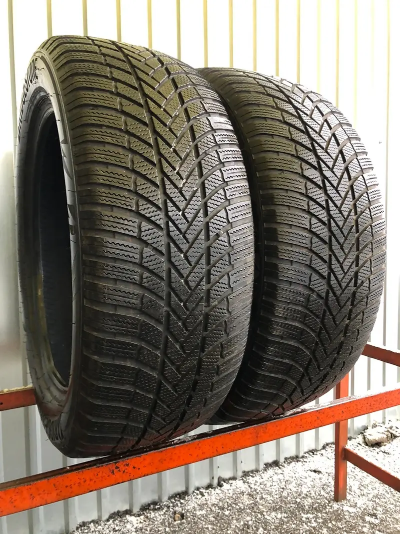 Пара б/у шин 235/55 R19 Bridgestone Blizzak LM-005