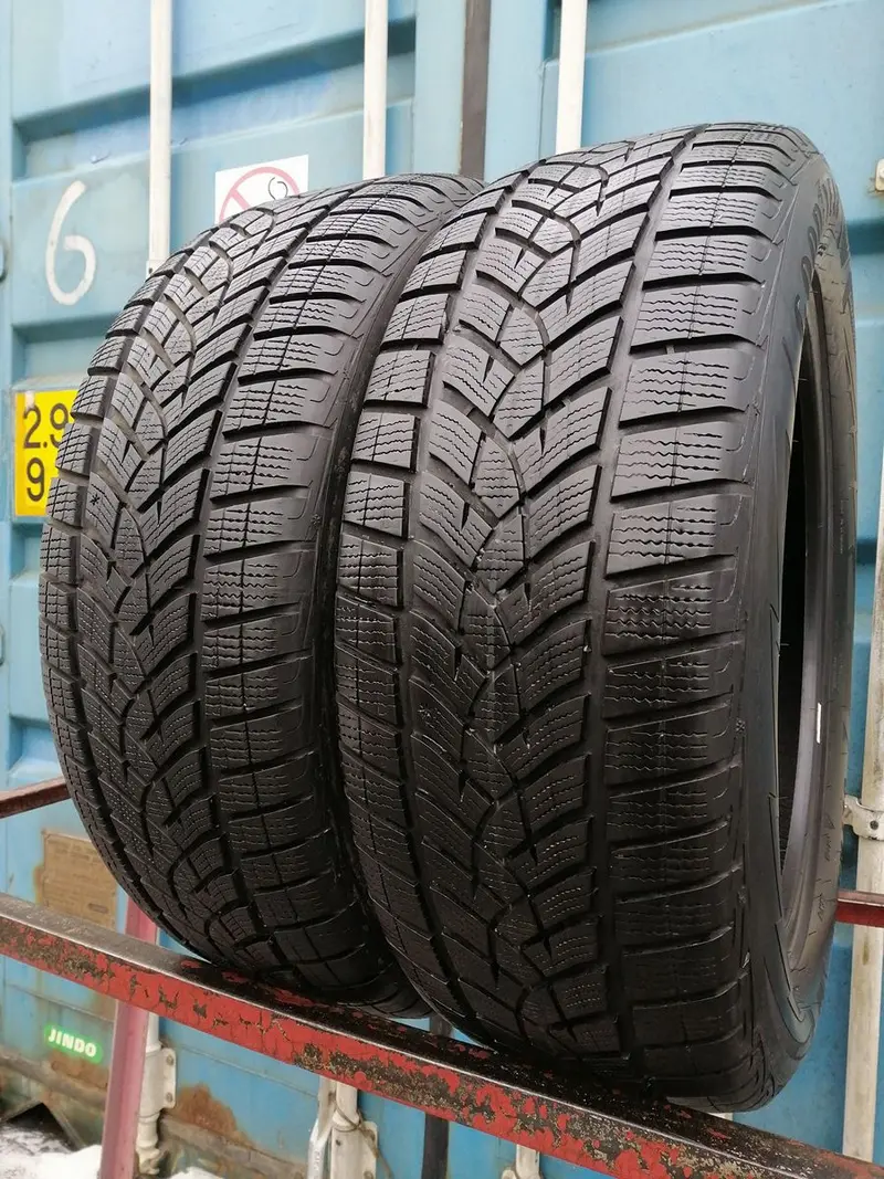 Пара б/у шин 235/55 R19 Goodyear Ultra Grip Perfomance GEN-1