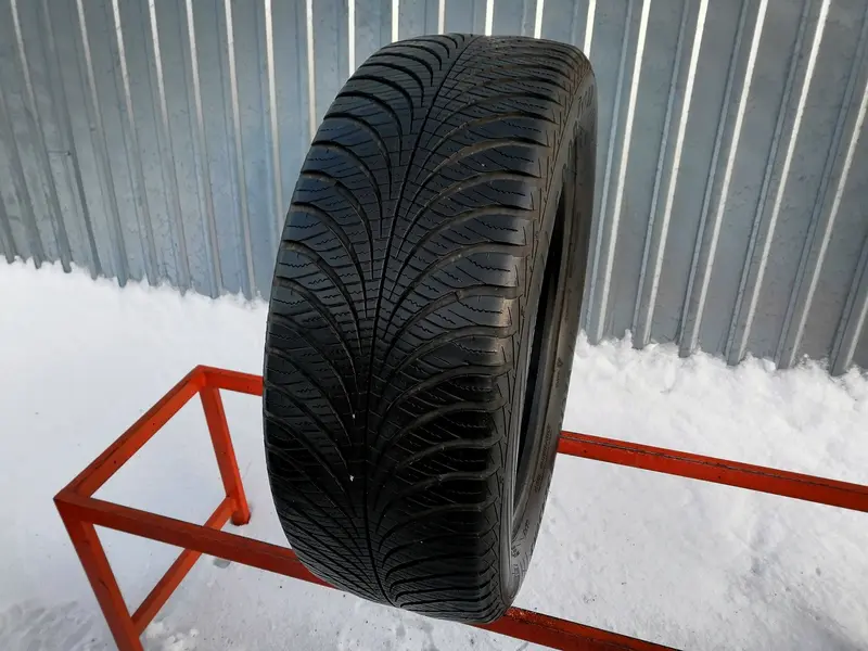 Б/у шина 235/55 R19 Goodyear Vector 4Seasons Gen-2