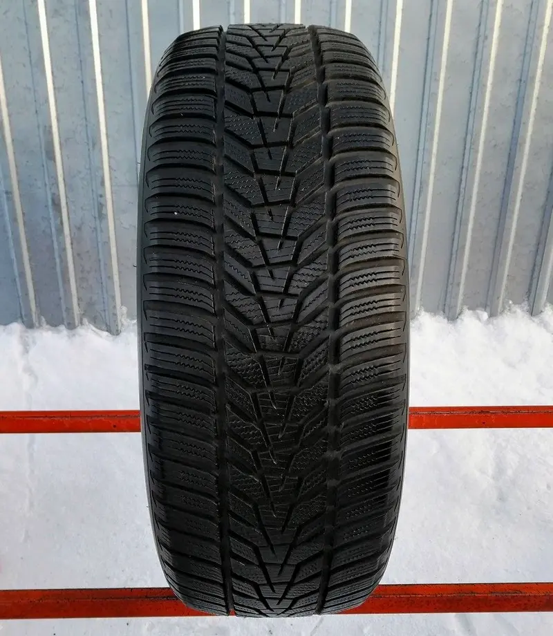 Б/у шина 235/55 R19 Hankook Winter I cept Evo3 W330