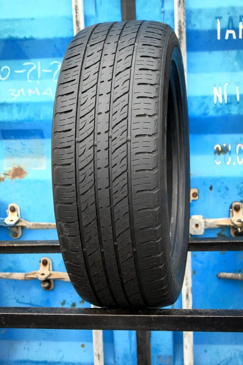 Б/у шина 235/55 R19 Kumho City Venture Premium KL33