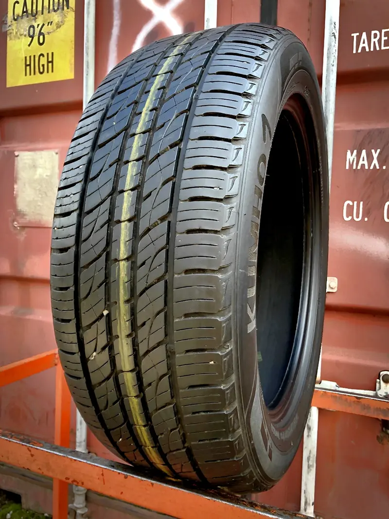 Б/у шина 235/55 R19 Kumho City Venture Premium KL33, фото 1