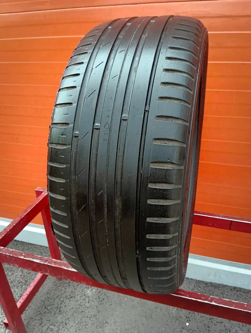 Б/у шина 235/55 R19 Nokian Hakka Z SUV