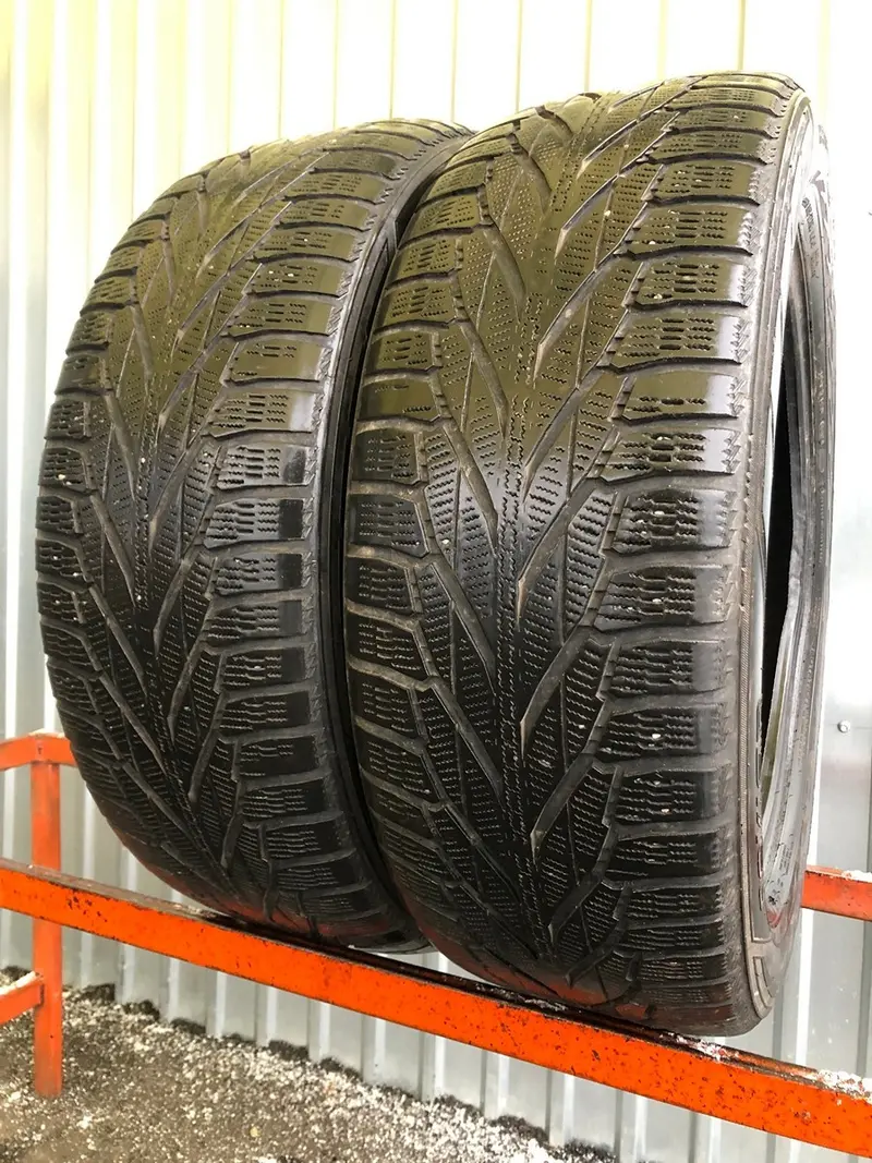 Пара б/у шин 235/55 R19 Nokian Hakkapeliitta R2 SUV