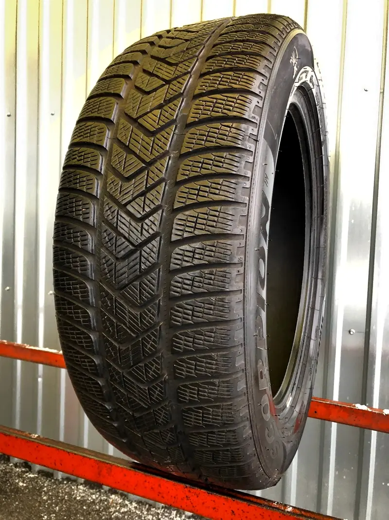 Б/у шина 235/55 R19 Pirelli Scorpion Winter