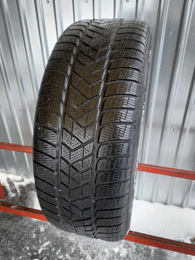 Б/у шина 235/55 R19 Pirelli Scorpion Winter RunFlat