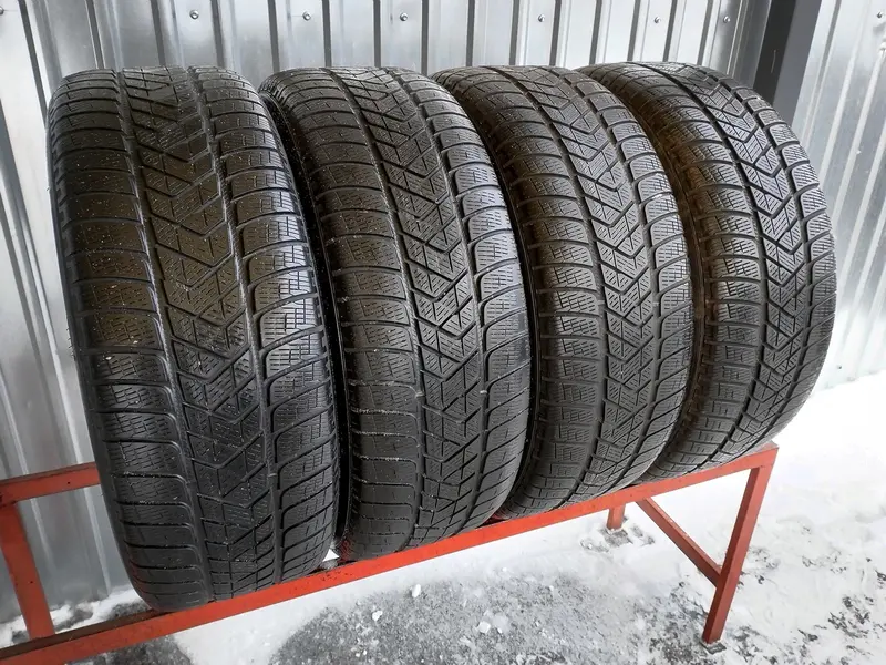 Комплект б/у шин 235/55 R19 Pirelli Scorpion Winter RunFlat