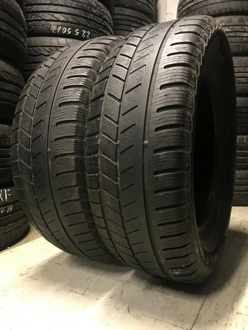 Пара б/у шин 235/60 R16 Avon Ice Touring, фото 1