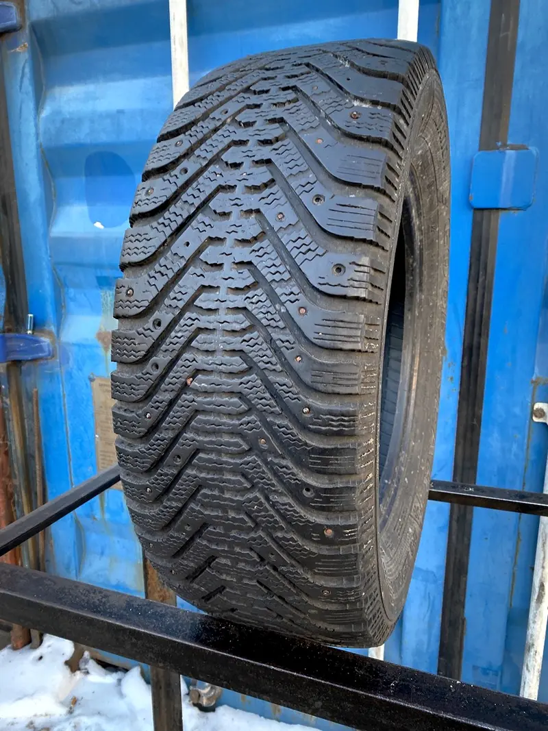Б/у шина 235/60 R16 Goodyear Ultra Grip 500