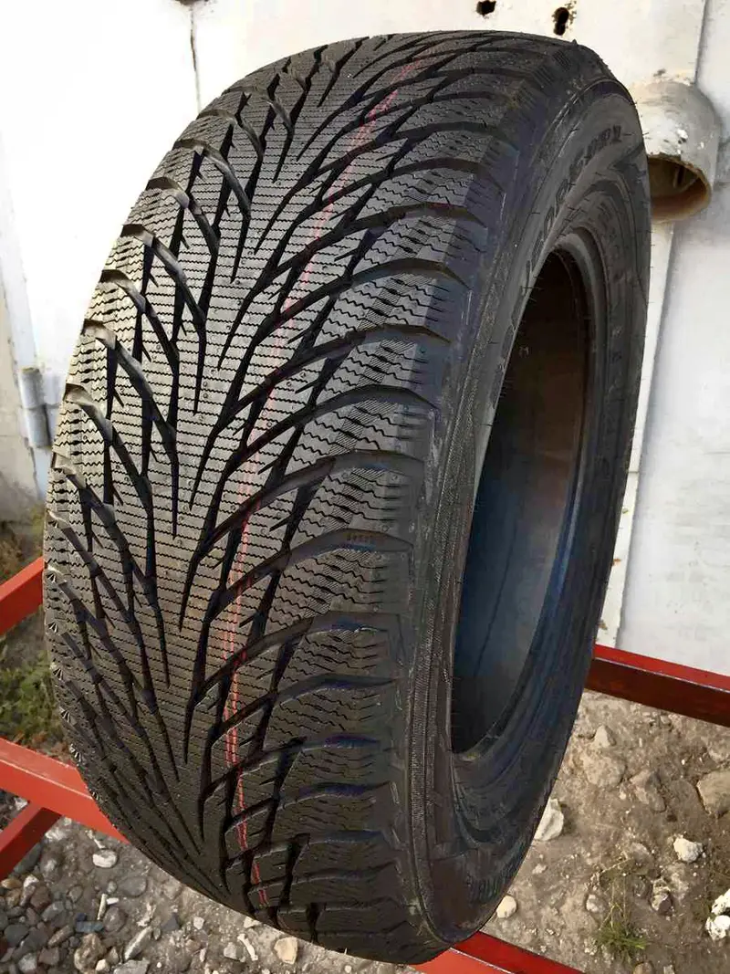 Новая шина 235/60 R16 Nokian Hakkapeliitta R2, фото 1