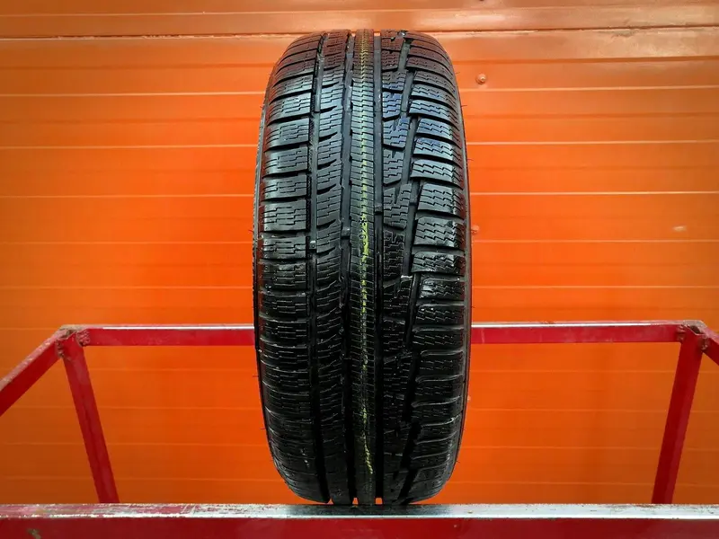 Б/у шина 235/60 R16 Nokian WR A3