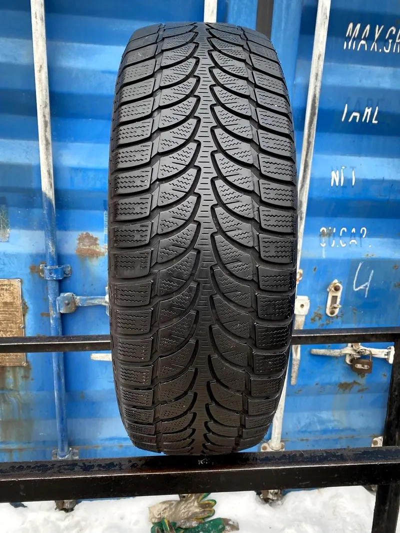 Б/у шина 235/60 R17 Bridgestone Blizzak LM-80