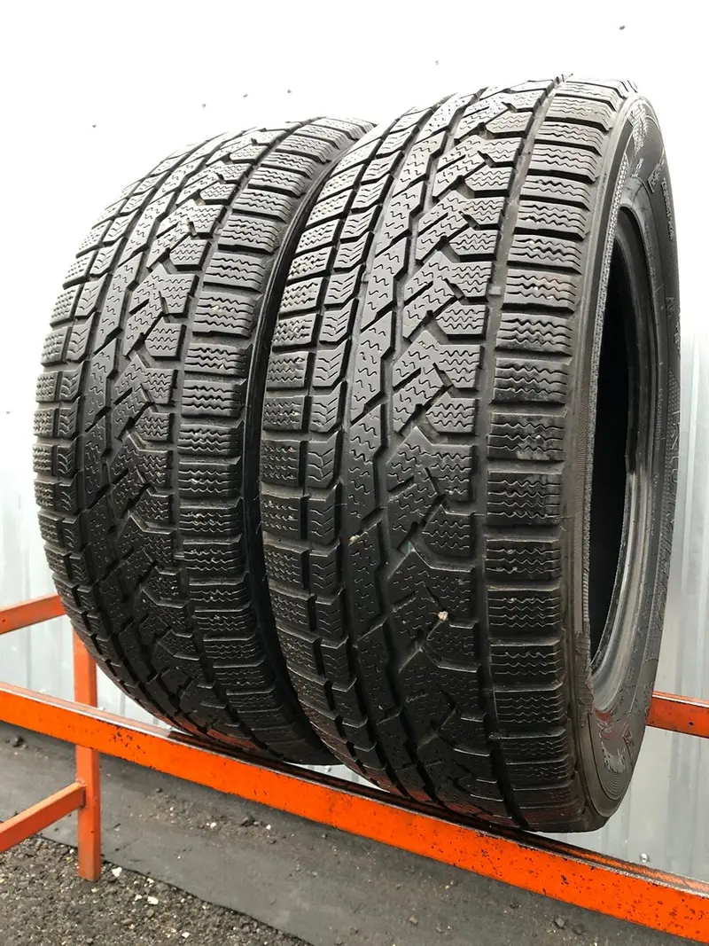 Пара б/у шин 235/60 R17 Kumho I ZEN RV Asymetric KC15