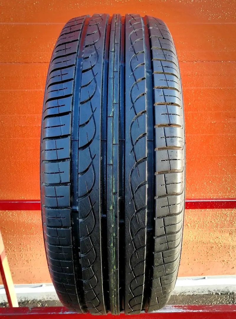 Б/у шина 235/60 R17 Kumho Solus KH 15