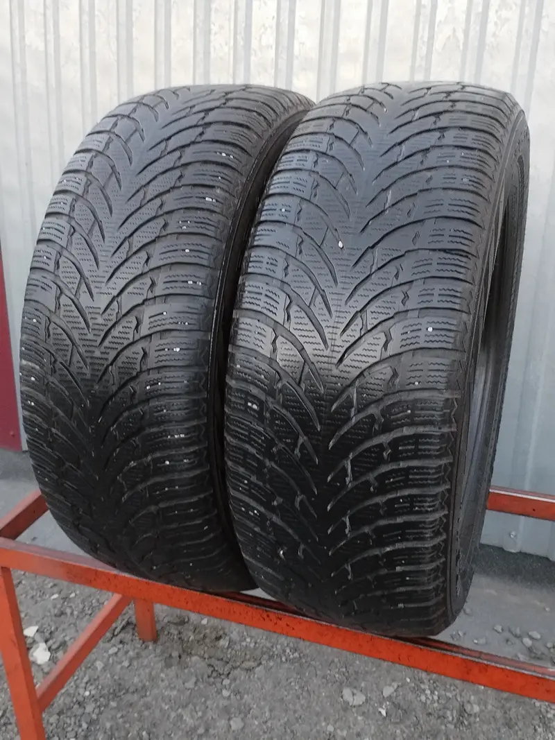 Пара б/у шин 235/60 R17 Nokian WR SUV 4