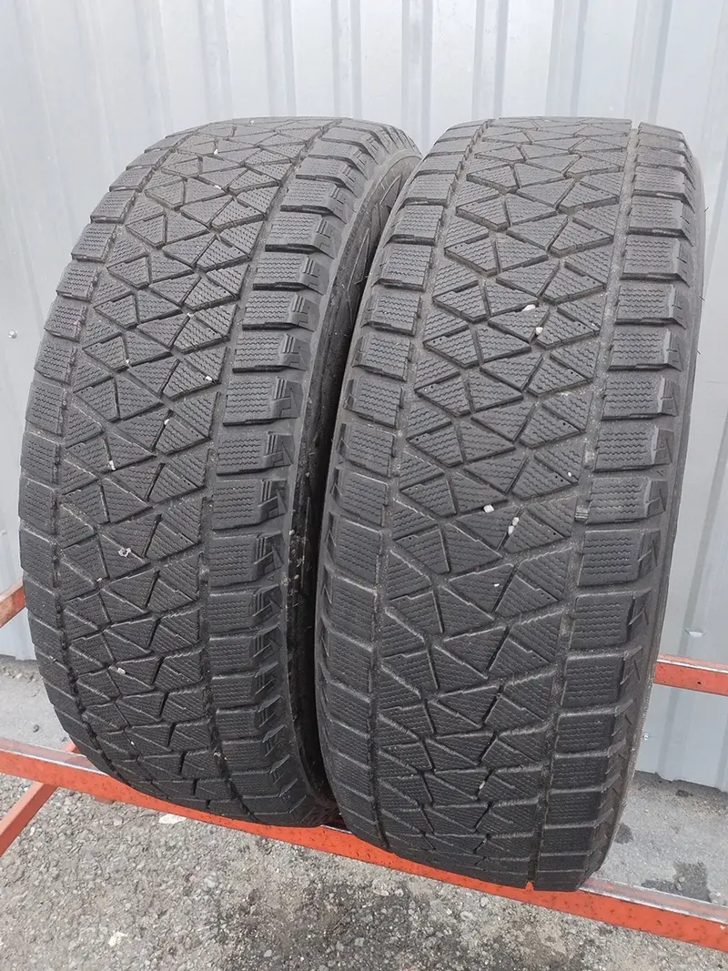 Пара б/у шин 235/60 R18 Bridgestone Blizzak DM-V2