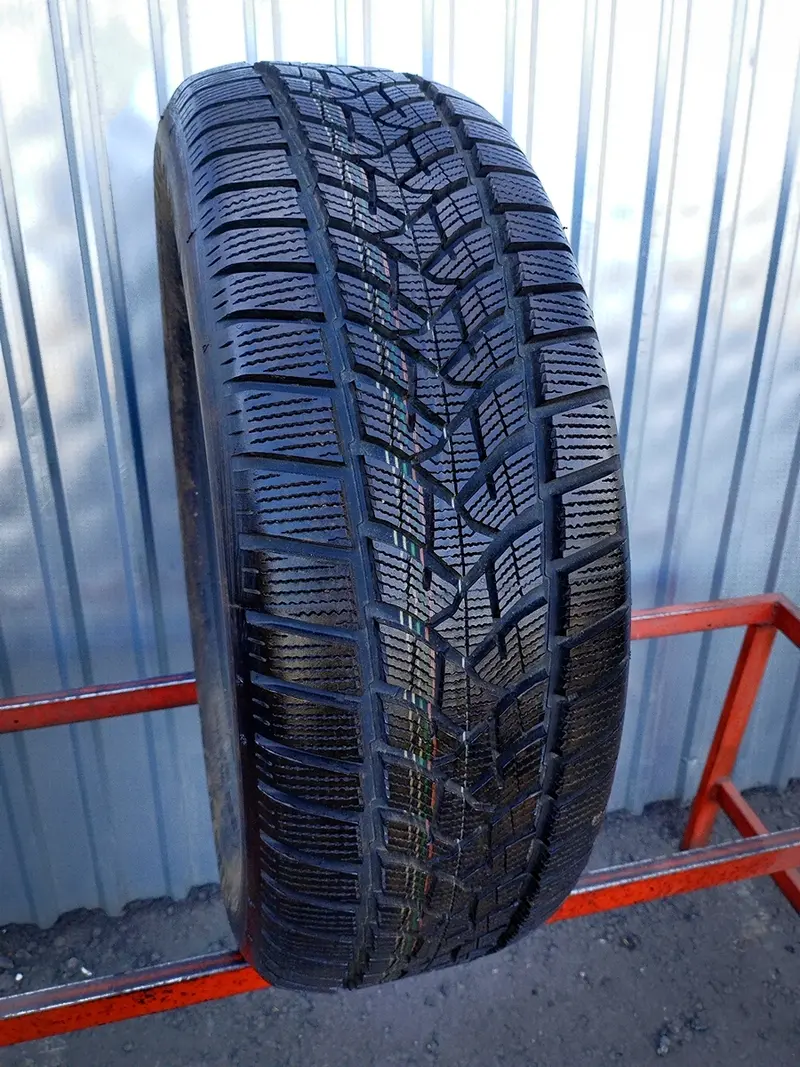 Б/у шина 235/60 R18 Dunlop Winter Sport 5 SUV, фото 1