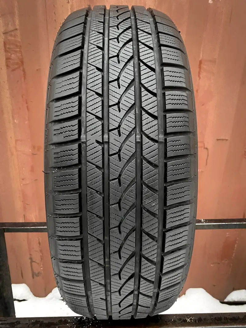 Б/у шина 235/60 R18 Falken Eurowinter HS-439