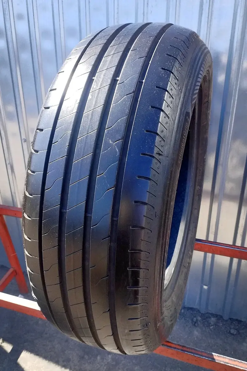 Б/у шина 235/60 R18 Goodyear EfficientGrip 2 SUV, фото 1