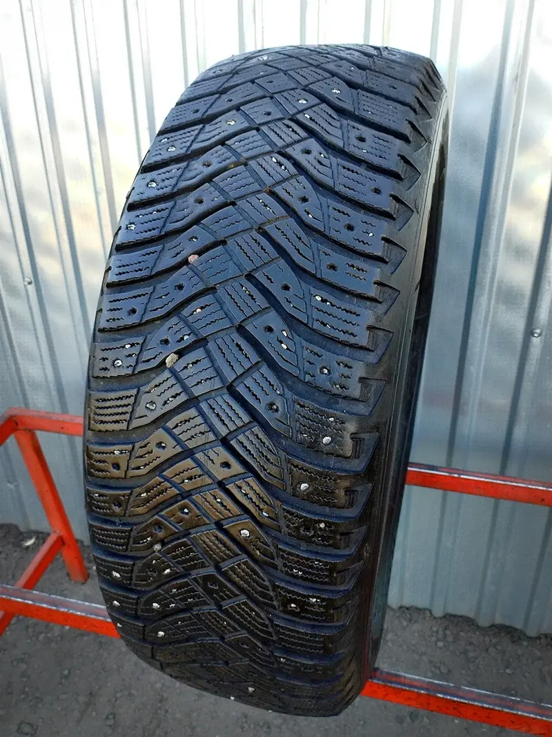 Б/у шина 235/60 R18 Goodyear UltraGrip Arctic 2