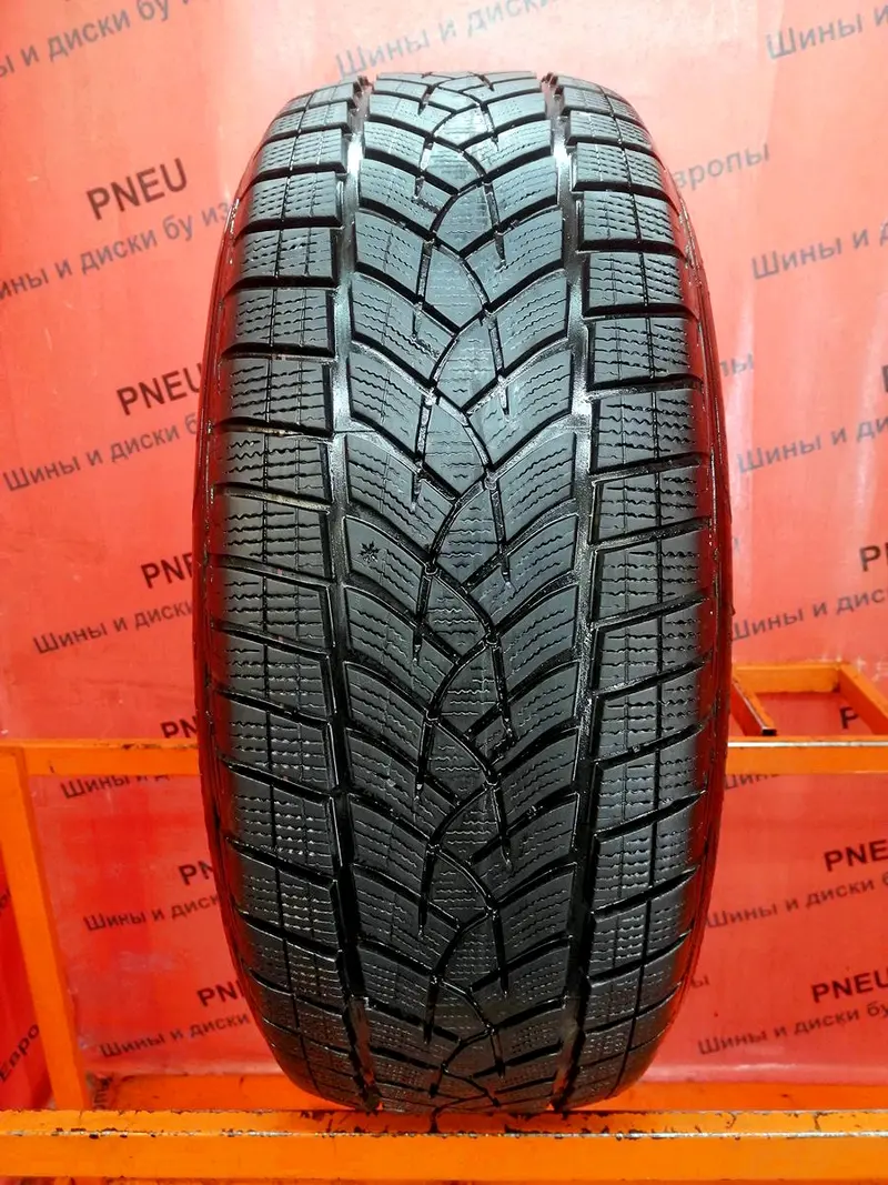 Б/у шина 235/60 R18 Goodyear Ultra Grip Performance + SUV
