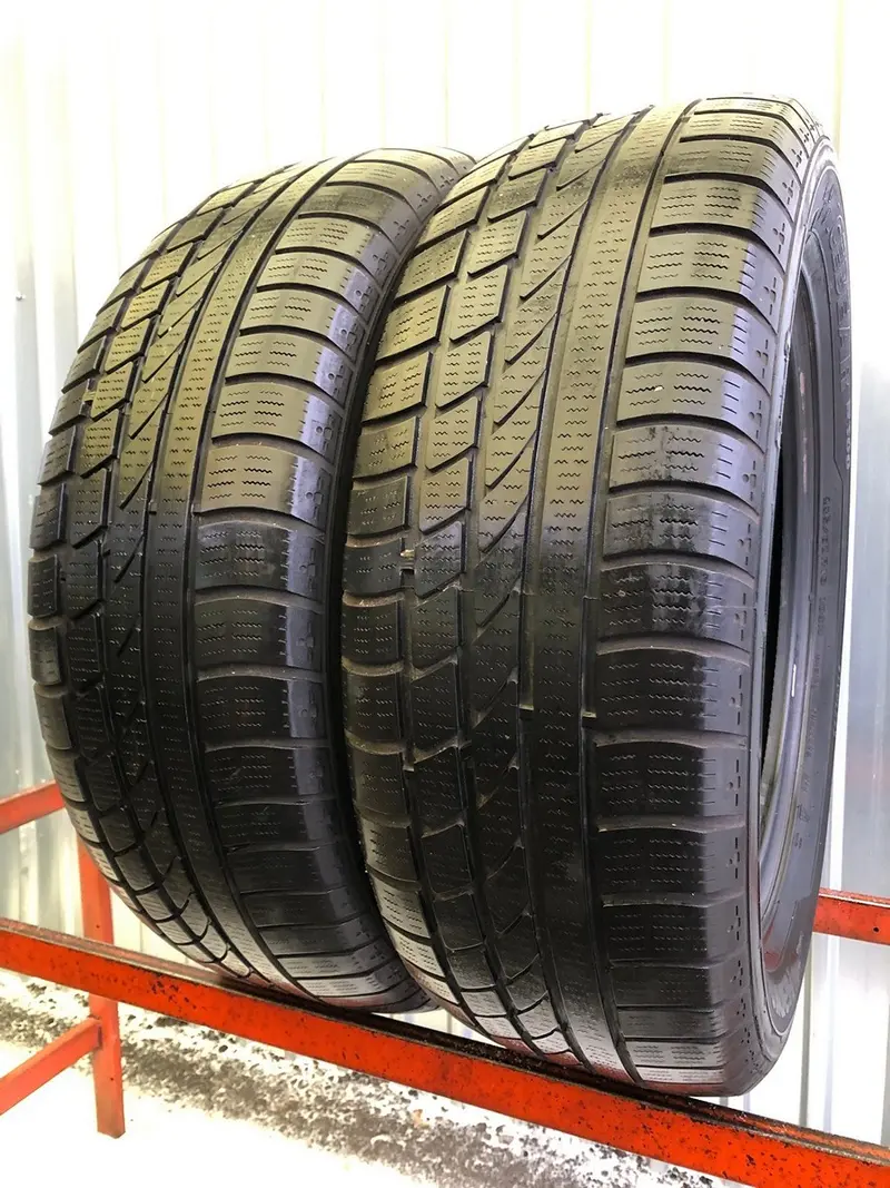 Пара б/у шин 235/60 R18 Hankook Ice Bear W300