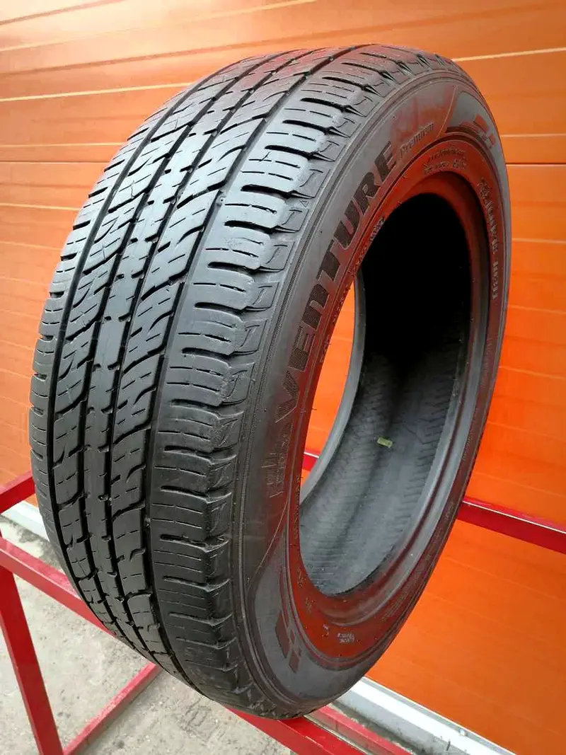Б/у шина 235/60 R18 Kumho City Venture Premium KL33