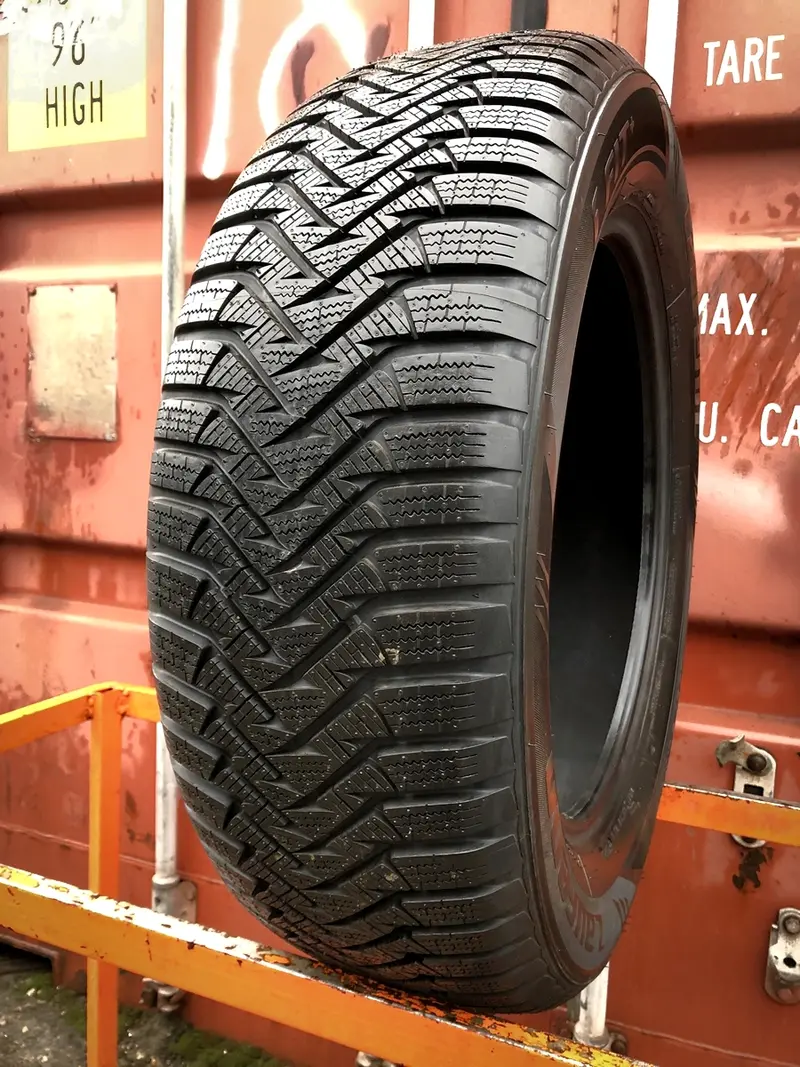 Б/у шина 235/60 R18 Laufenn I Fit