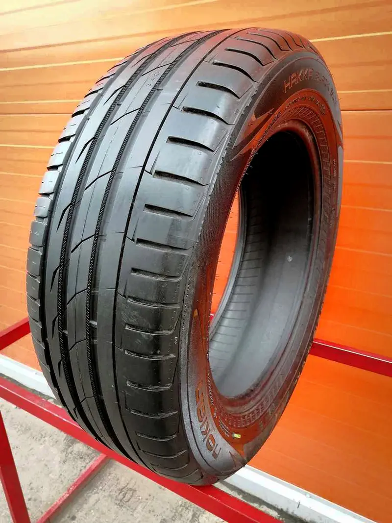 Б/у шина 235/60 R18 Nokian Hakka Black SUV