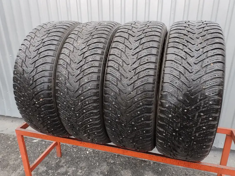 Комплект б/у шин 235/60 R18 Nokian Hakkapeliitta 8 SUV