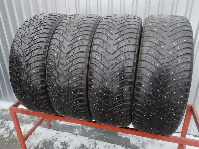 Комплект б/у шин 235/60 R18 Nokian Hakkapeliitta 8 SUV