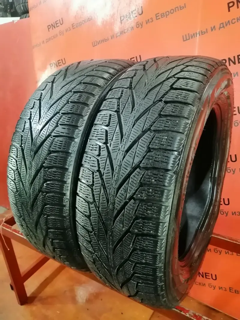 Пара б/у шин 235/60 R18 Nokian Hakkapeliitta R2 SUV