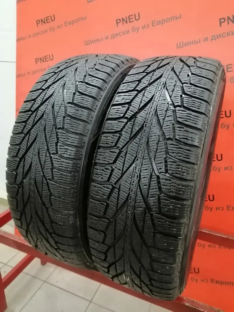 Пара б/у шин 235/60 R18 Nokian Hakkapeliitta R2 SUV