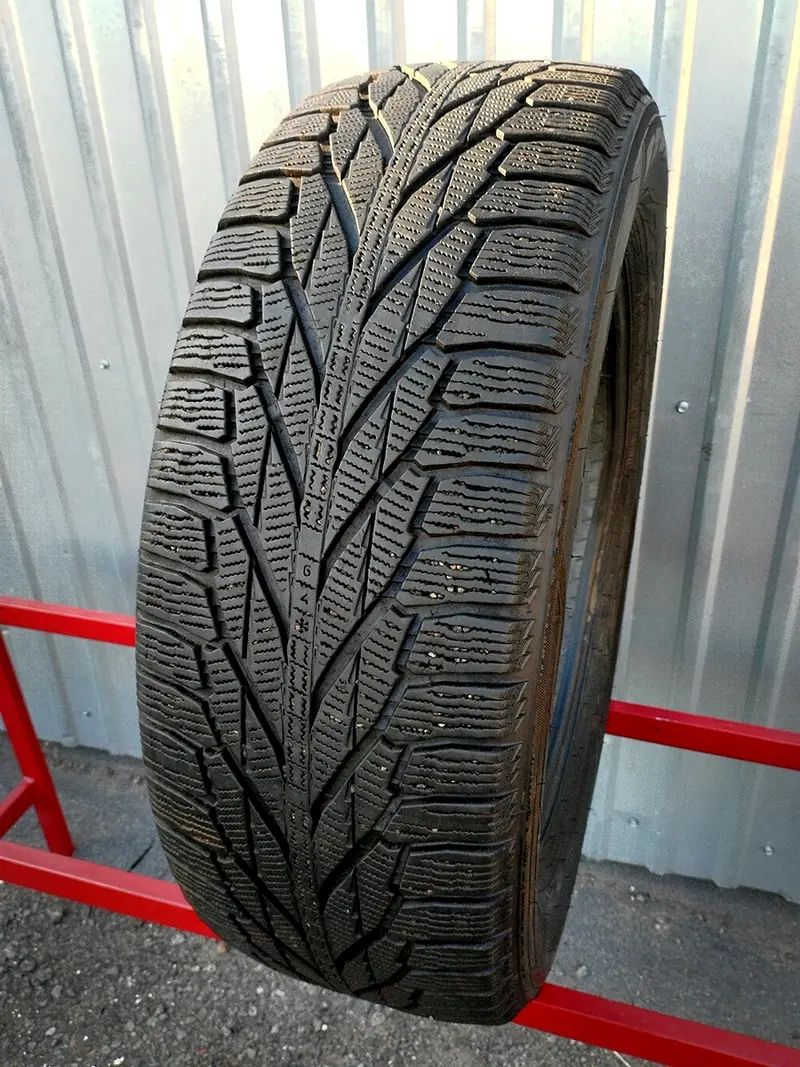 Б/у шина 235/60 R18 Nokian Hakkapeliitta R2 SUV