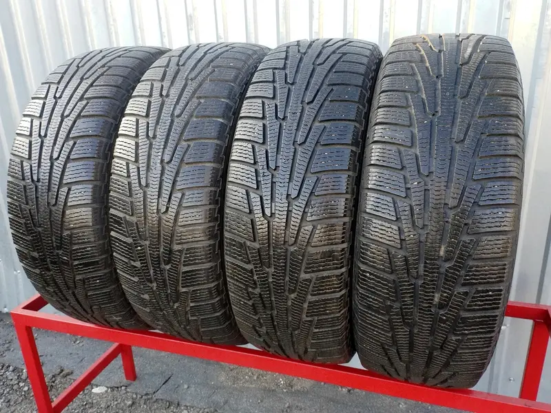 Комплект б/у шин 235/60 R18 Nokian Hakkapeliitta R SUV