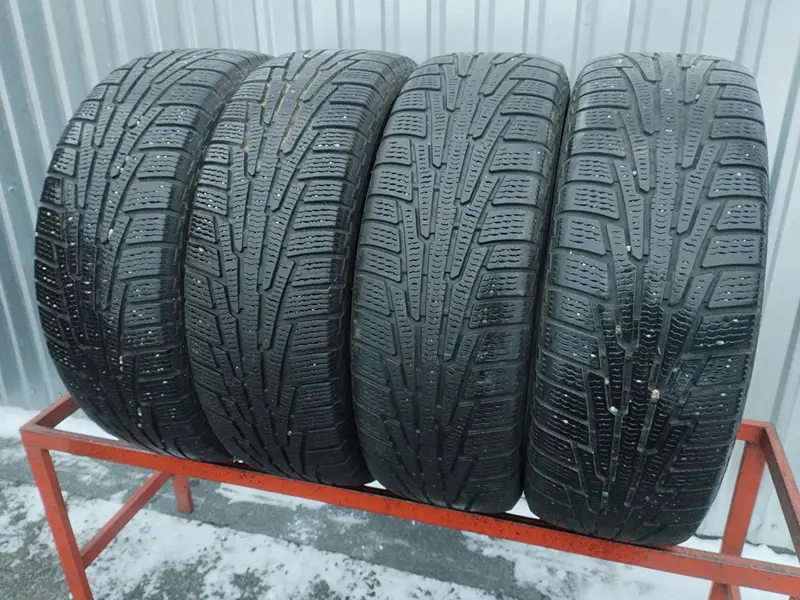 Комплект б/у шин 235/60 R18 Nokian Hakkapeliitta R SUV