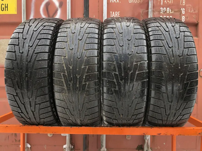 Комплект б/у шин 235/60 R18 Nokian Hakkapeliitta R SUV