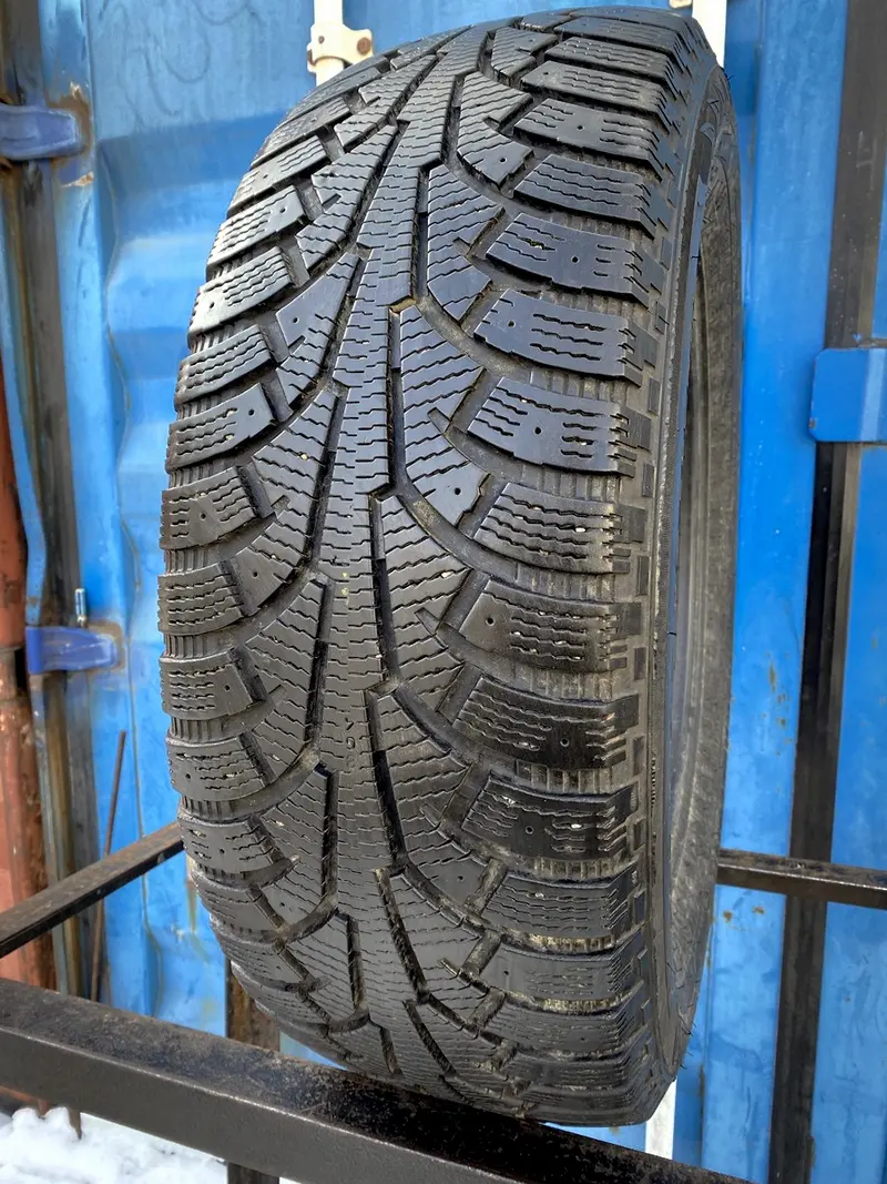 Б/у шина 235/60 R18 Nokian Hakkapeliitta SUV 5