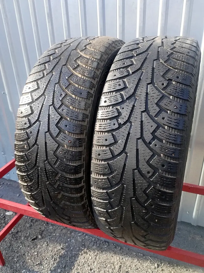 Пара б/у шин 235/60 R18 Nokian Hakkapeliitta SUV 5