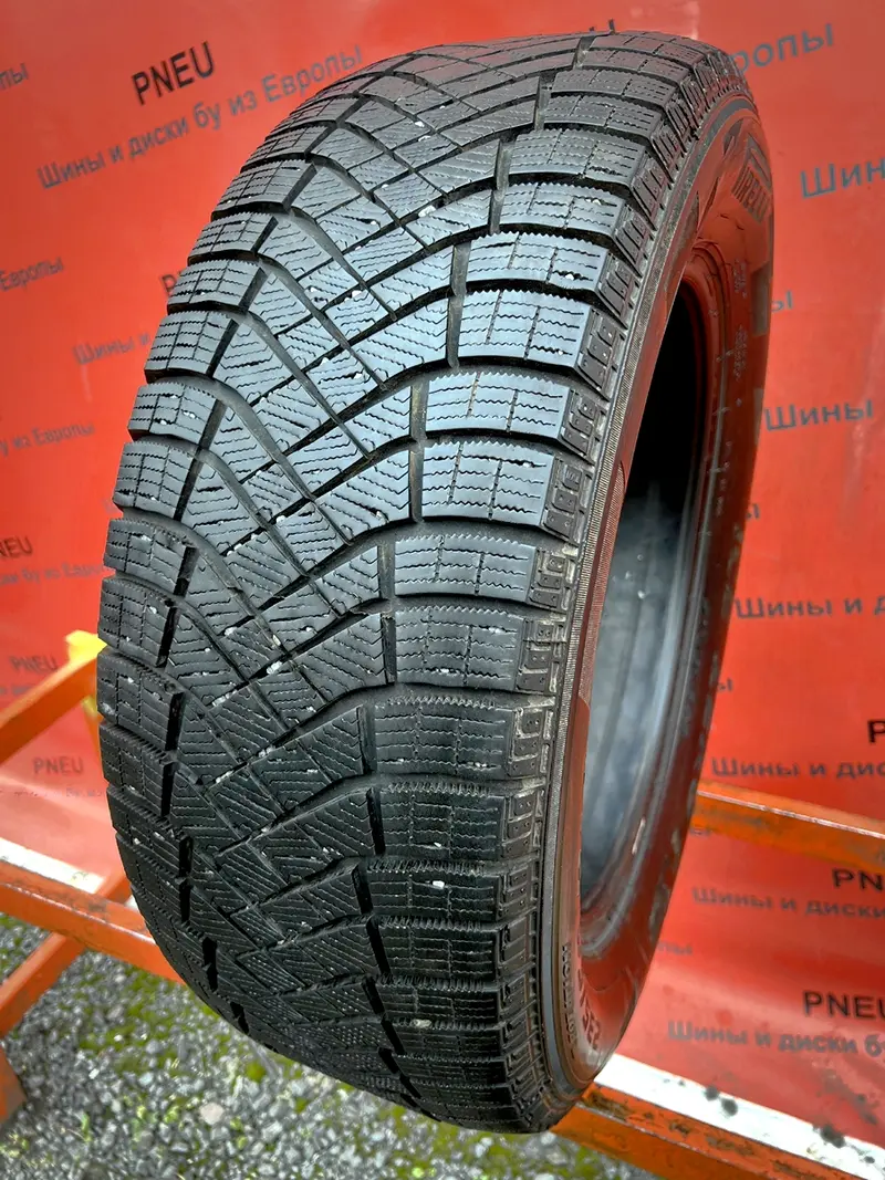 Б/у шина 235/60 R18 Pirelli Ice Zero FR, фото 1