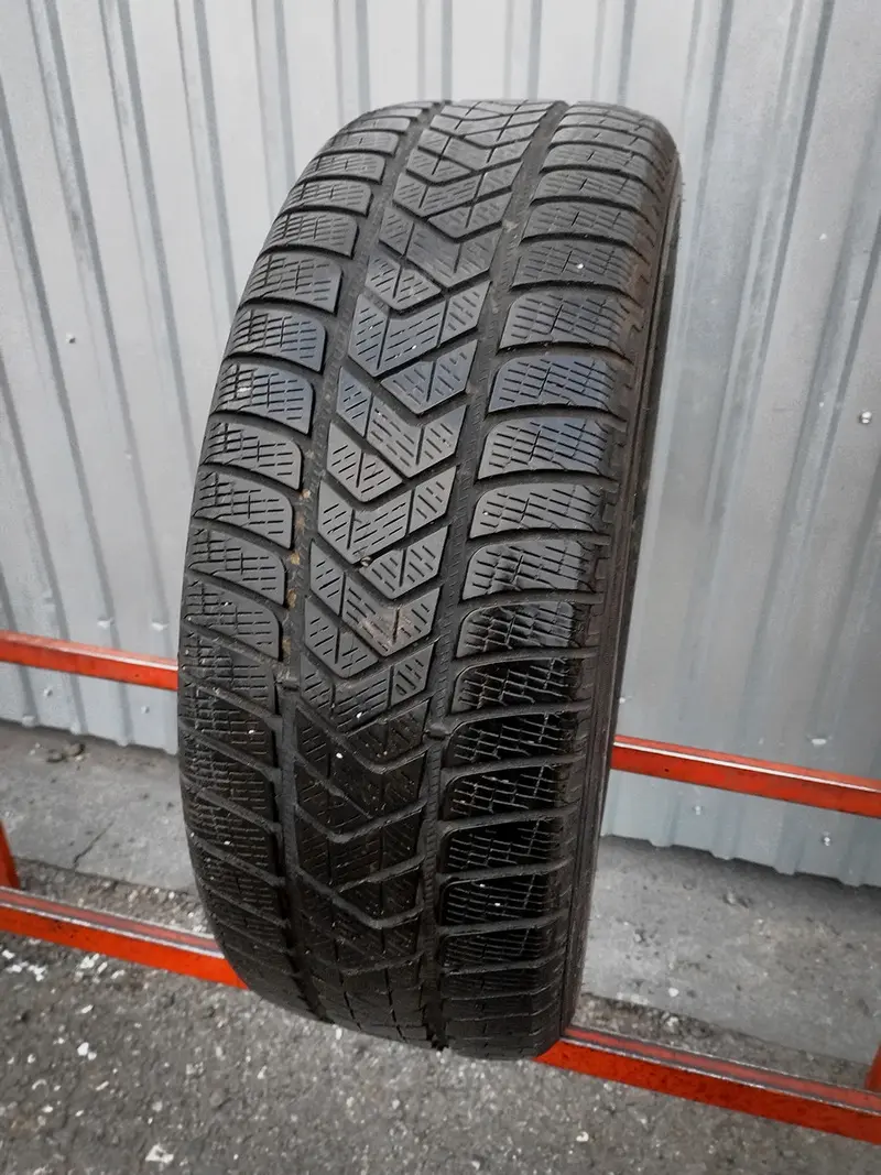Б/у шина 235/60 R18 Pirelli Scorpion Winter
