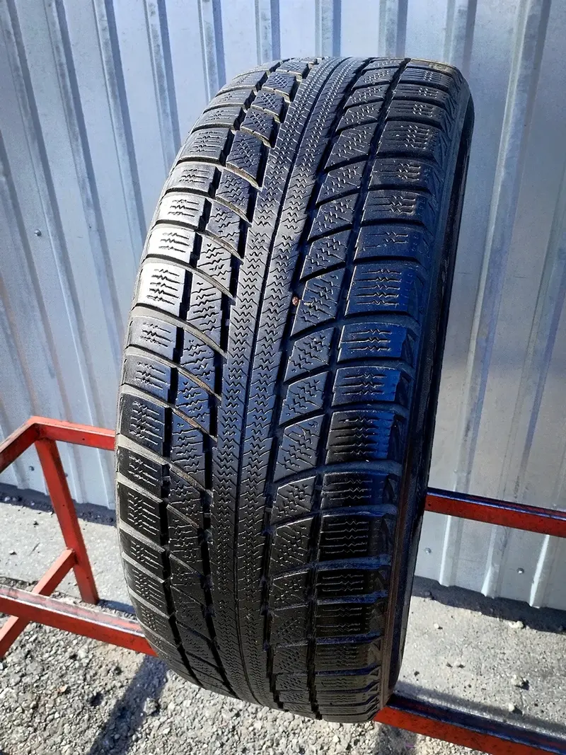 Б/у шина 235/60 R18 TRIANGLE TR777 Snow Lion