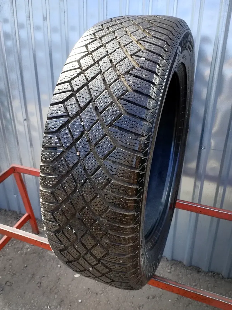 Б/у шина 235/60 R20 Continental ContiVikingContact 7