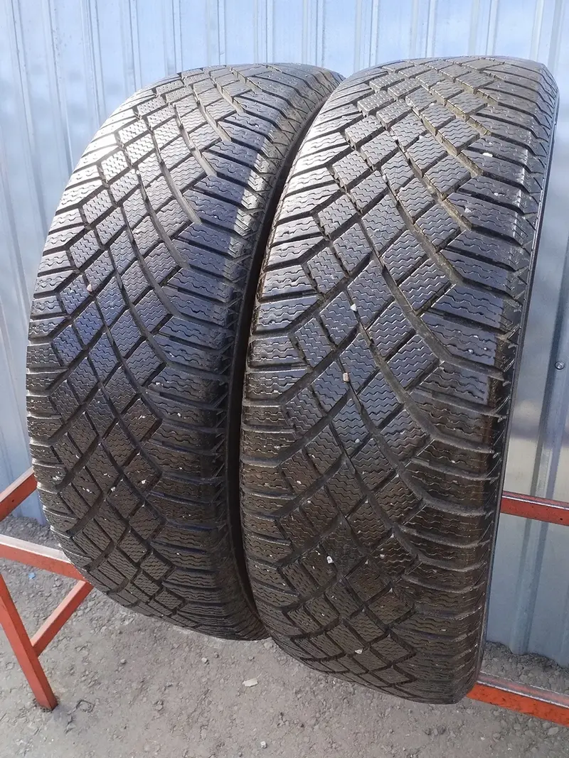 Пара б/у шин 235/60 R20 Continental ContiVikingContact 7